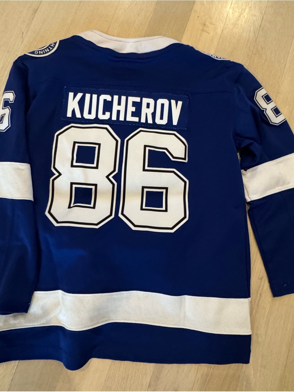 Tampa Bay Lightning Kucherov #86 Blue Hockey Jersey Fanatics boys size L/XL